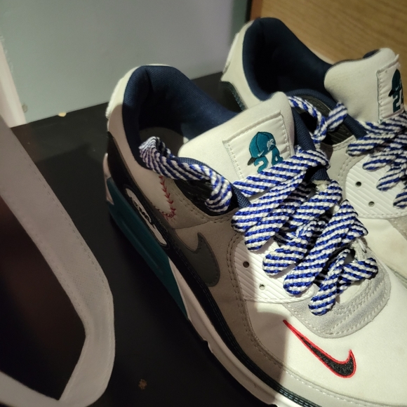 Nike Air Max Eddie Griffith 24 Jr's - Picture 2 of 2